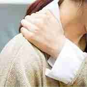 上班族肩膀酸痛按摩有用吗 上班族如何预防肩膀酸痛