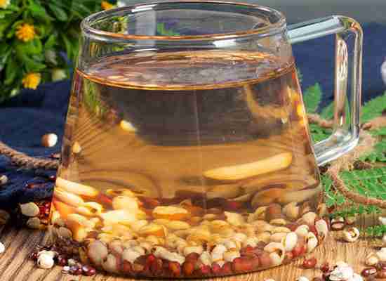 红豆芡实薏仁茶的作用，喝它需要注意什么