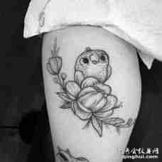 点线小腿花卉鹦鹉纹身图案
