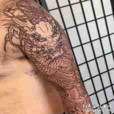 日式大臂龙纹身图案