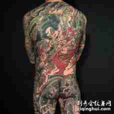 通体纹身 传统风格的满背通体纹身作品图案