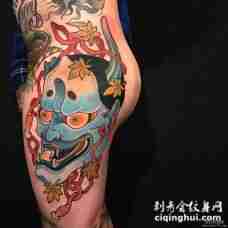 臀部彩绘日式传统般若枫叶tattoo图案