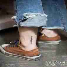 纹身图案脚踝字母 情侣脚踝英文字母纹身图片