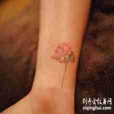 小腿处一枝漂亮的粉红色绣球花纹身图案