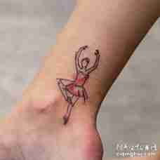 脚踝部位穿着粉丝服装的芭蕾舞女孩轮廓纹身图片