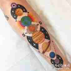 彩色的太阳系纹身图
