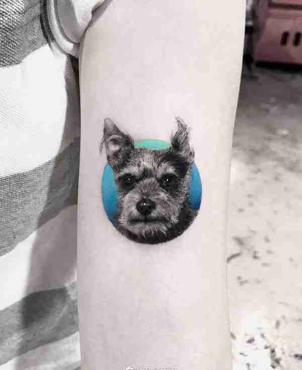 大臂可爱狗狗肖像纹身图案