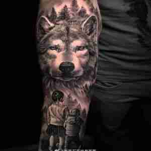 手臂欧美写实狼纹身图案