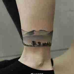 小腿水墨风山峰森林系纹身图案