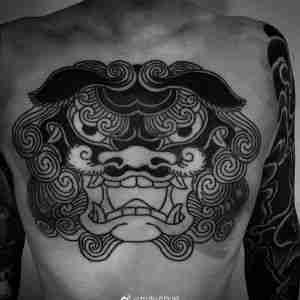 传统唐狮花胸纹身图案