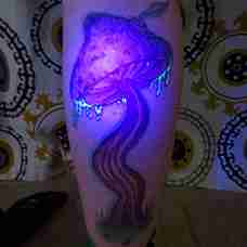 小腿夜光紫外线蘑菇纹身图片