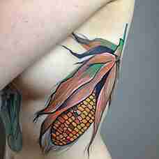 女生胸部侧面性感玉米纹身图片