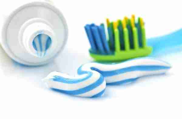 牙膏列为普通化妆品禁止宣称美白！牙膏真有美白功效吗？