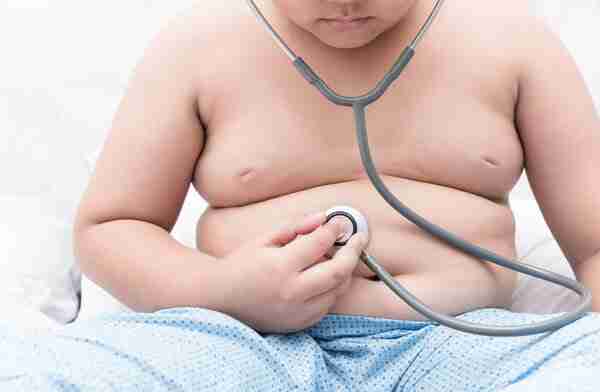 胖小孩当心性早熟！疫情期间，你家小孩胖了吗？