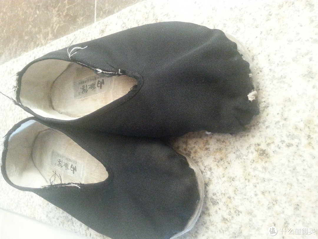 论勤俭持家，以内联升新旧两双老北京布鞋为例