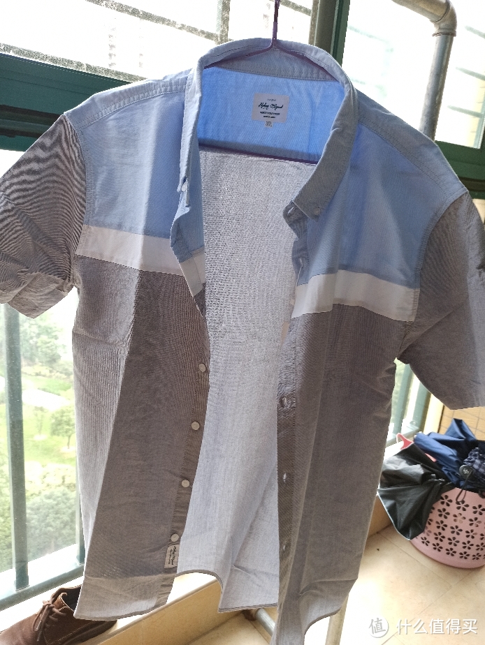 日常用品 篇十一：夏季必购好物，牛津纺拼色短袖衬衫。