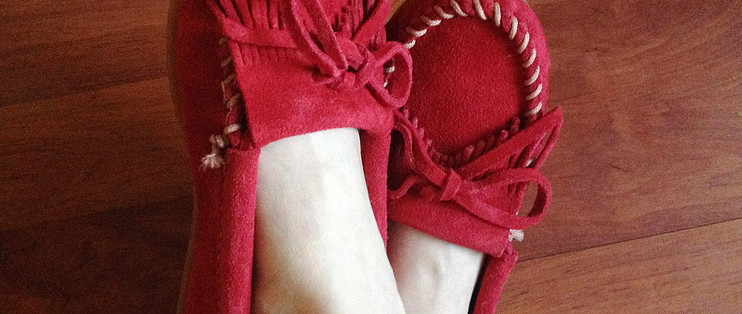 来自蜈蚣星的唐卡脑残粉 篇四：Minnetonka Kilty Moccasin Cherry 女鞋，附清洁保养
