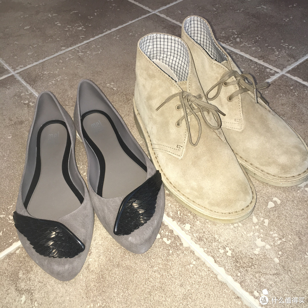 家有千足虫系列晒鞋 篇五：Clarks Originals Desert Boot女士沙漠靴& mel Dreamed by melissa Wing 女款平底鞋