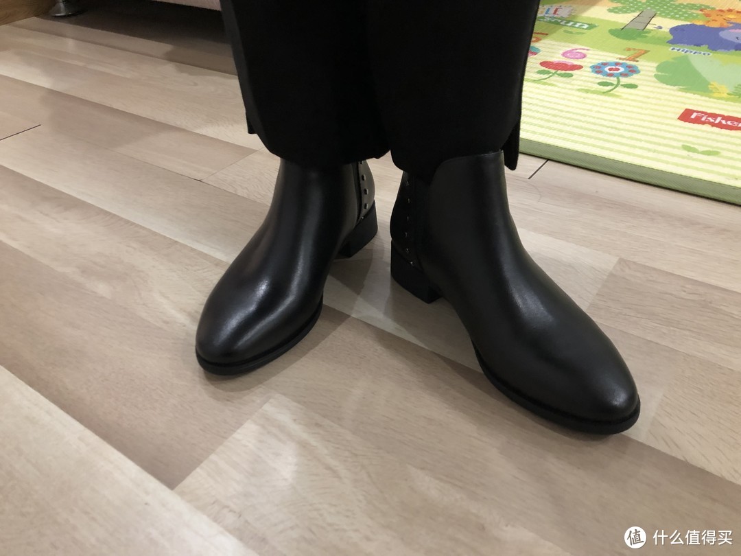 新年年货添新鞋，同城实体店发货—百思图2019新款羊绒皮革女款切尔西短靴（黑色款，尺码37）