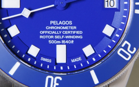 首批配备帝舵自主机芯 帝舵领潜型 （Pelagos）配备新增配色哑光蓝