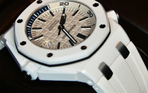 白色超级陶瓷 爱彼皇家橡树离岸系列DIVER潜水腕表实拍